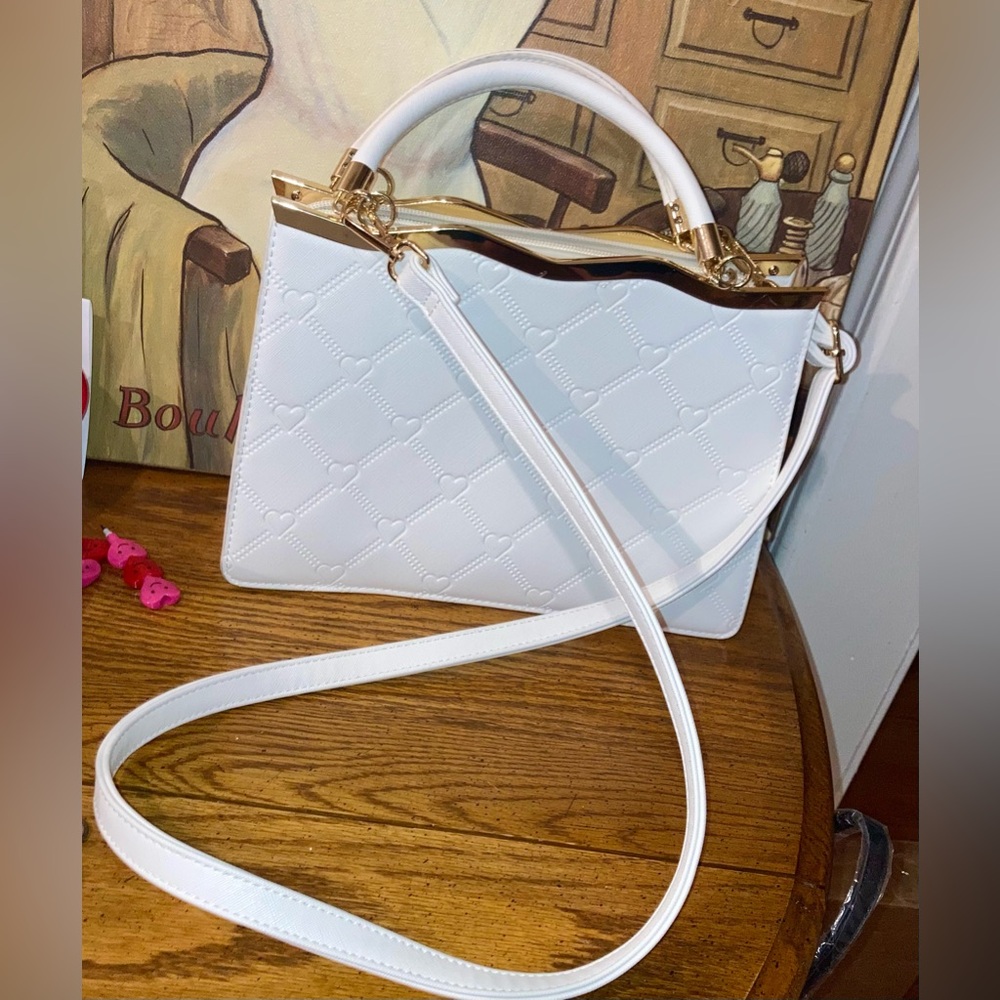Crossi NWOT White Quilted Crossbody Bag with Gold Accent